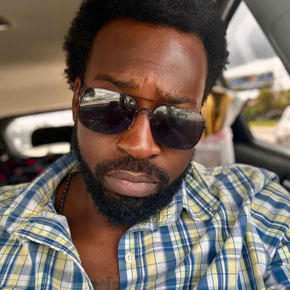 Meet your Posher, Rob - Picture 2 of 3